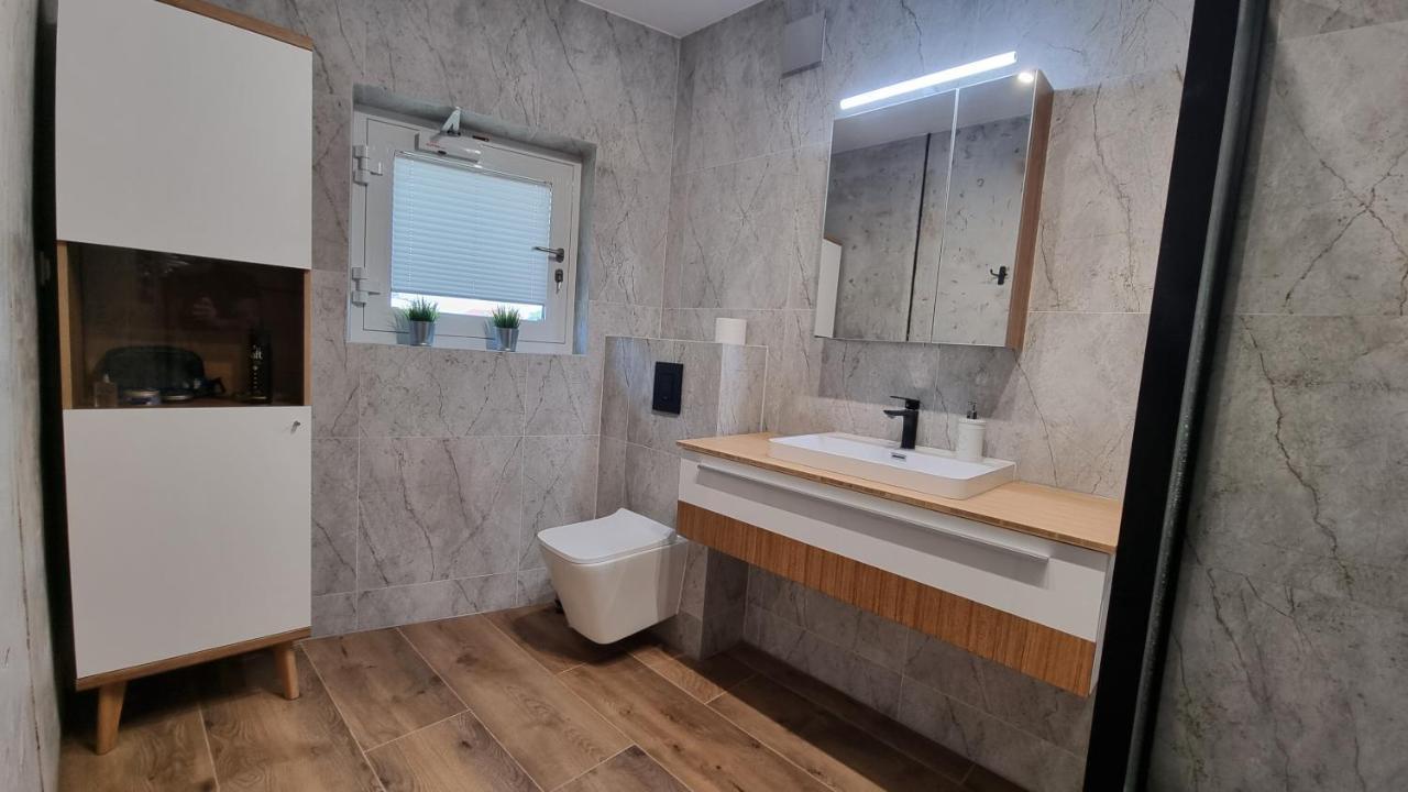 ウストカApartament 11 Listopadaアパートメント エクステリア 写真