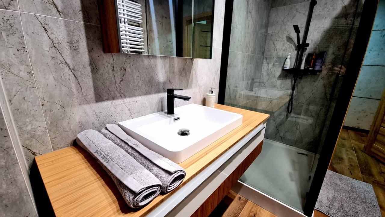 ウストカApartament 11 Listopadaアパートメント エクステリア 写真