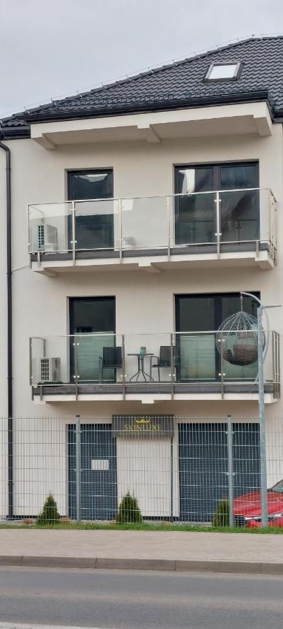 ウストカApartament 11 Listopadaアパートメント エクステリア 写真